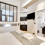 Pick A Flat\'s apartment in Champs-Elysées - Rue Marbeuf