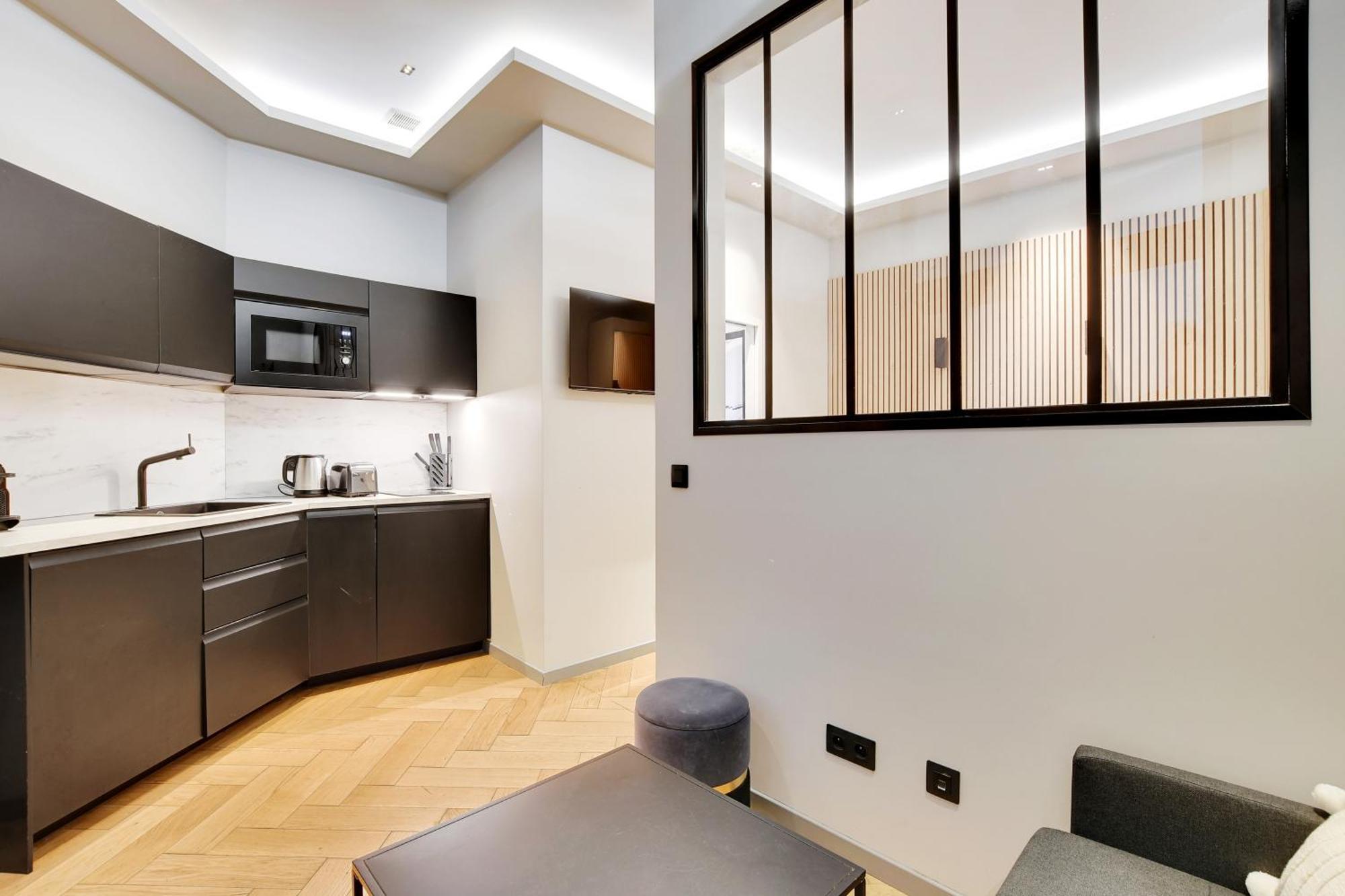 Pick A Flat's In Champs-elysées - Rue Marbeuf