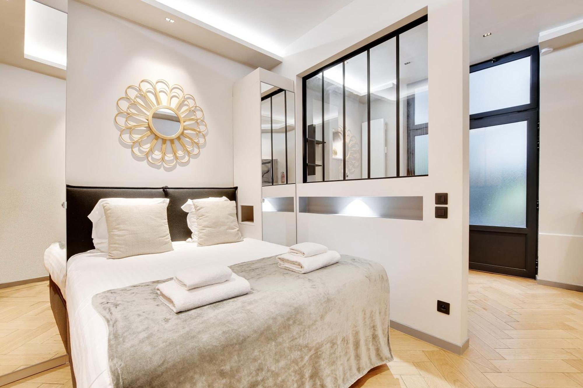 Pick A Flat's In Champs-elysées - Rue Marbeuf Appartamento Parigi